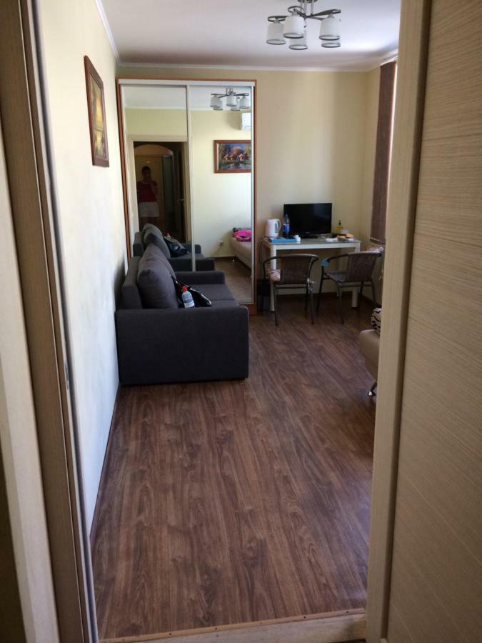 Room In The Guest House Odesa Exterior foto