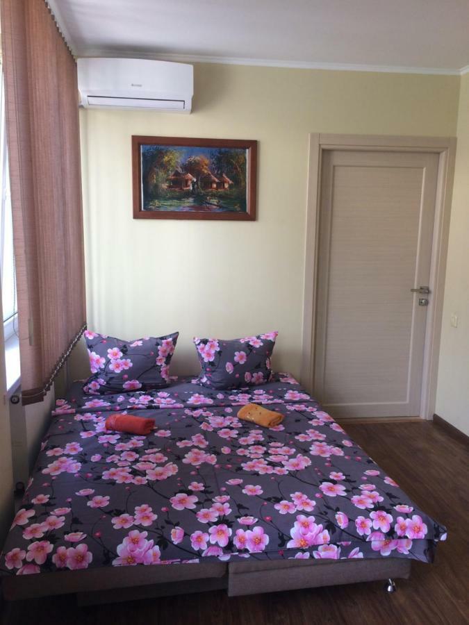 Room In The Guest House Odesa Exterior foto